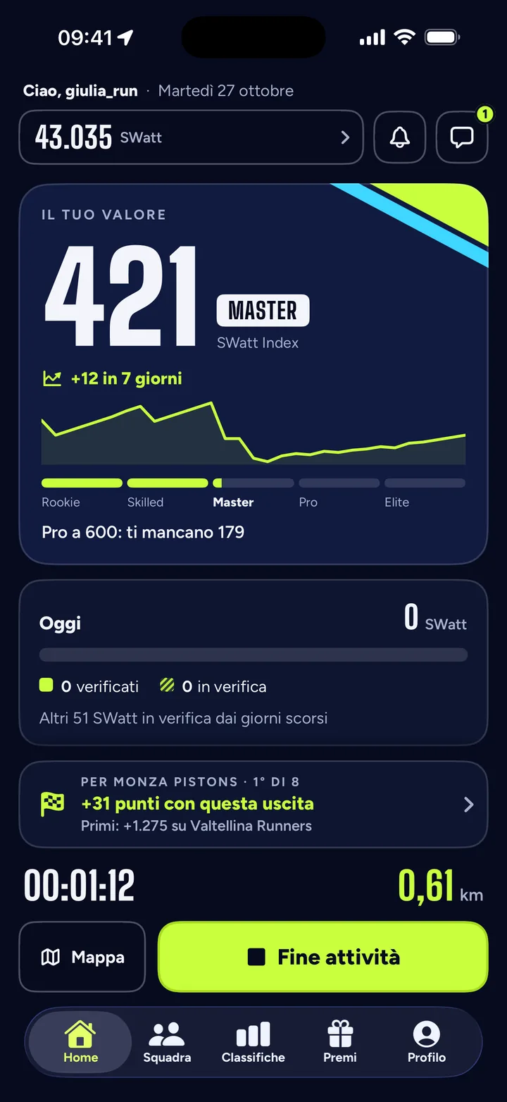 L’app durante una corsa: tempo, chilometri e i punti che porti alla squadra.